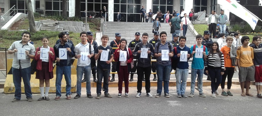 Estudiantes se ratifican que hay una persecución política contra la FENAES