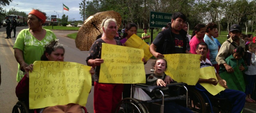 Discapacitados se movilizan y cierran ruta en Curuguaty