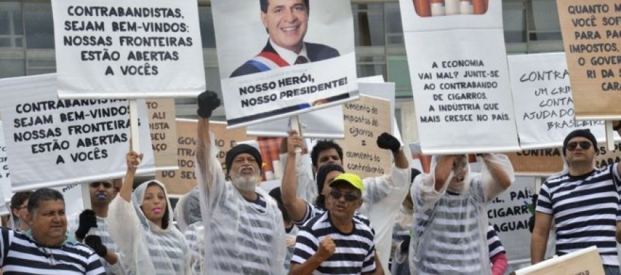 En jornada brasileña anticontrabando empresarios escrachan a Cartes