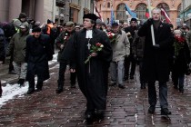 Repugnante: Veteranos nazis marchan homenajeados en Letonia