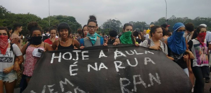 PMDB sale del Gobierno Brasilero y activistas piden renuncia del Vicepresidente