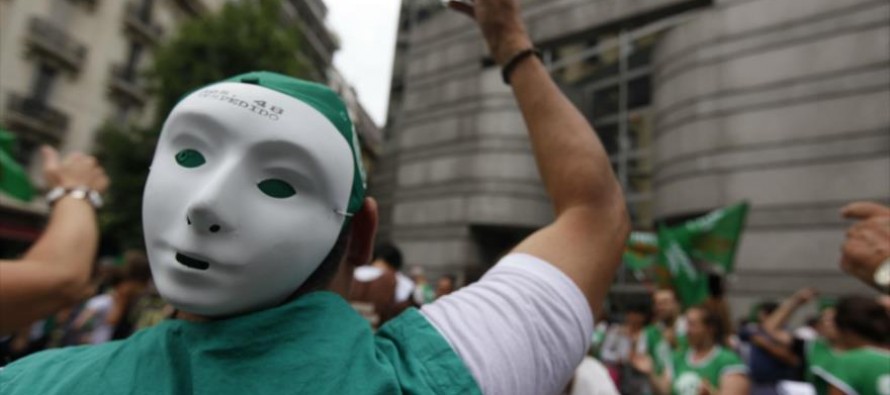 Trabajadores argentinos anuncian huelga contra gestión de Macri
