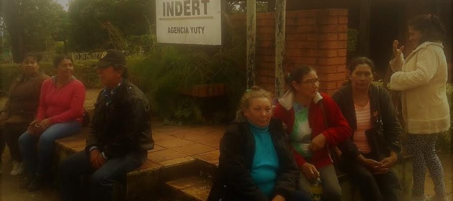 En Yuty resuelven tomar la sucursal del Indert ante irregularidades cometido por un funcionario