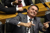 Bolsonaro avasalla soberanía paraguaya en Itaipú, sometiendo a Abdo Benítez.